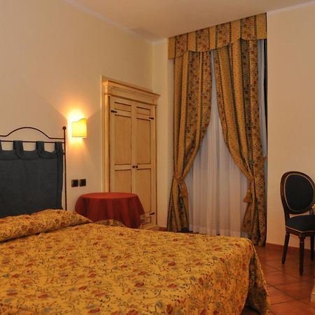 Hotel Urbano V Montefiascone Dış mekan fotoğraf