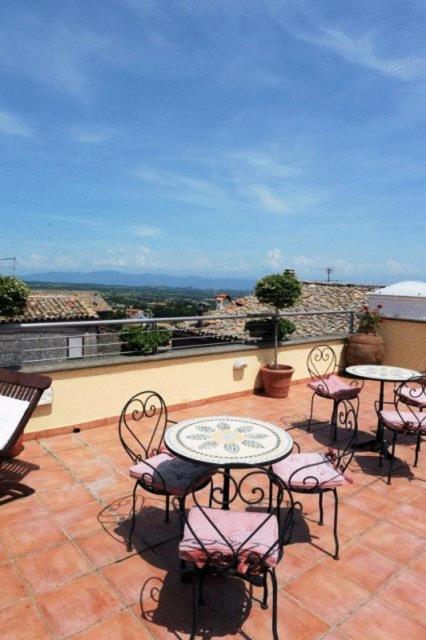 Hotel Urbano V Montefiascone Dış mekan fotoğraf