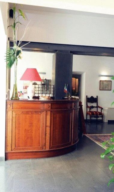 Hotel Urbano V Montefiascone Dış mekan fotoğraf