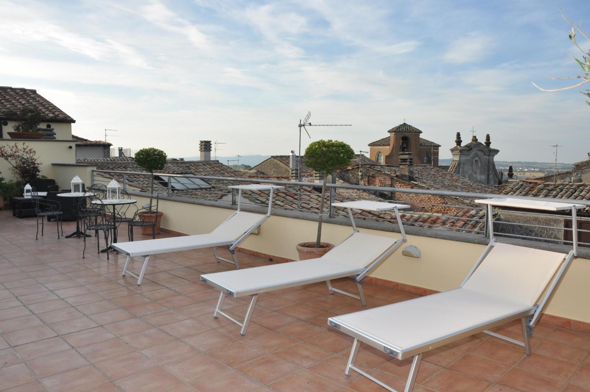 Hotel Urbano V Montefiascone Dış mekan fotoğraf