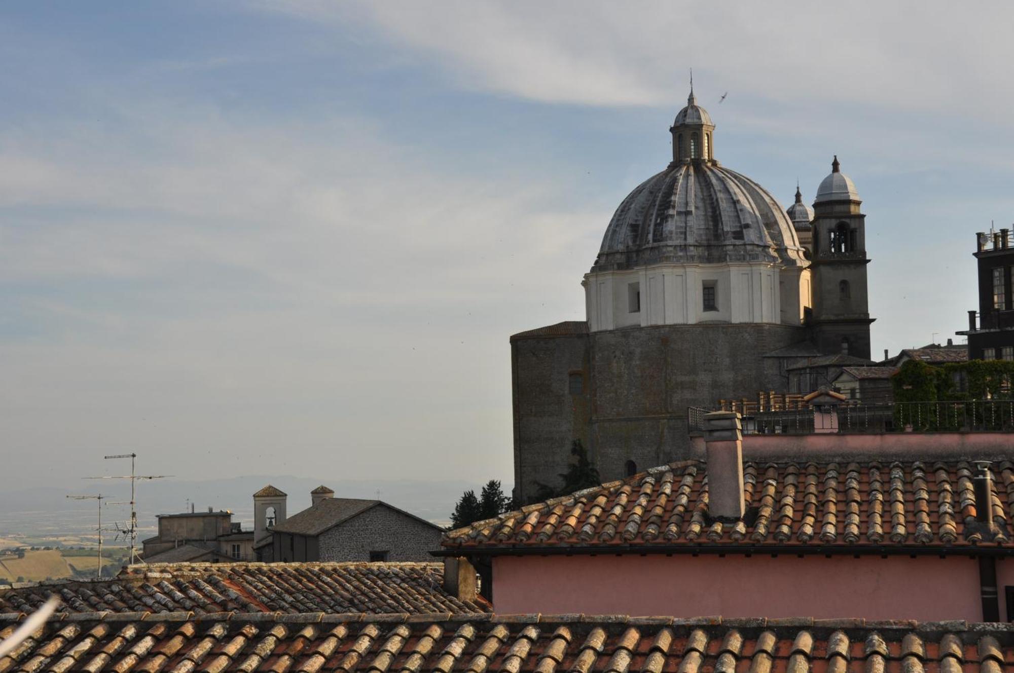 Hotel Urbano V Montefiascone Dış mekan fotoğraf