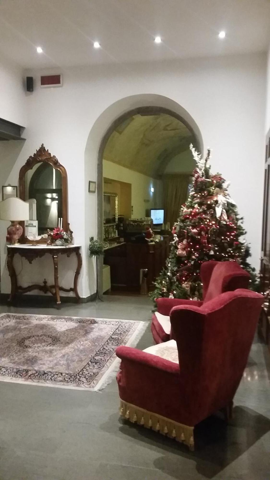 Hotel Urbano V Montefiascone Dış mekan fotoğraf