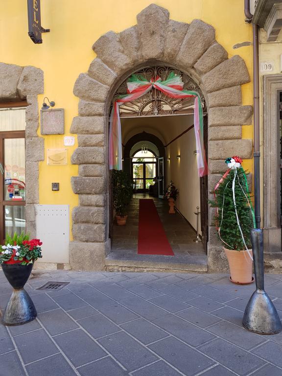 Hotel Urbano V Montefiascone Dış mekan fotoğraf